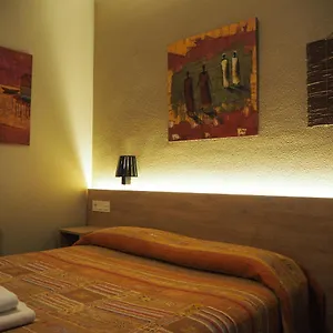 https://hostal-acella.sansebastianhotels.net